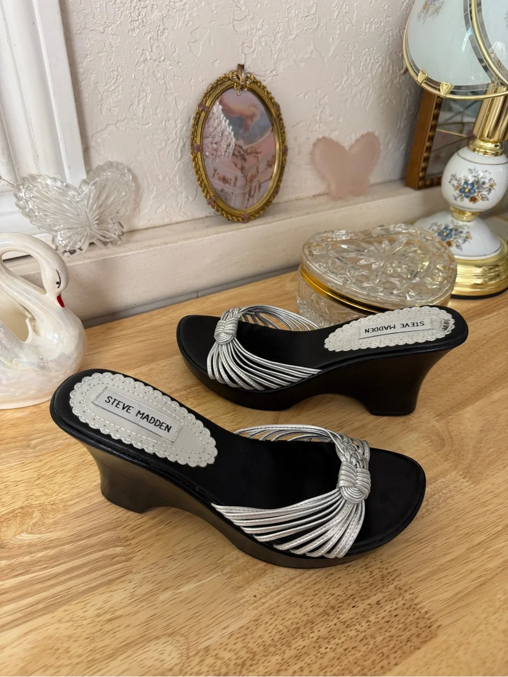 ✨Iconic early 2000s Steve Madden Y2K silver strappy wedge heels ✨ size 7.5 - Picture 2 of 13